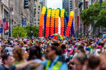 A rainbow made out of ballons at the parade